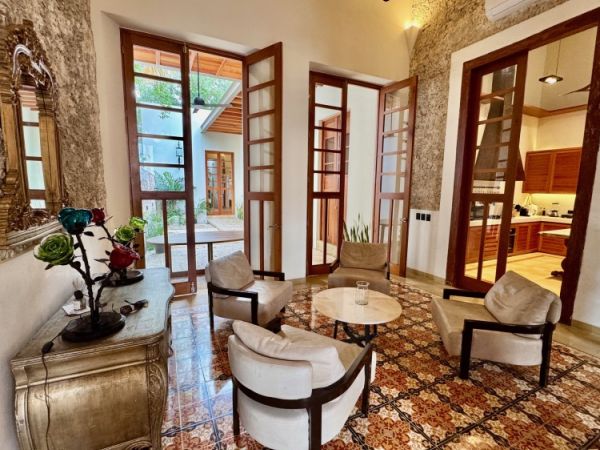 Colonial House in Santa Lucia