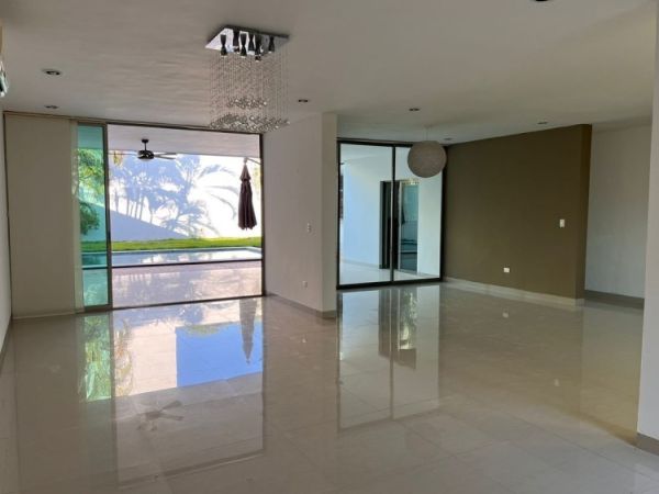 Casa Montebello Merida Yucatan vista  sala y comedor 