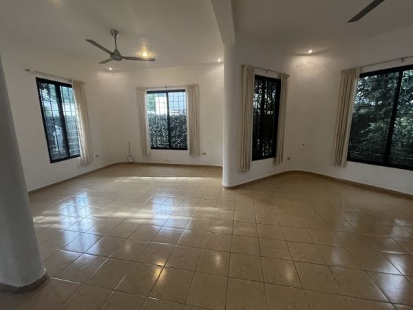 Casa Montecristo 2 cuartos una planta sala y comedor 