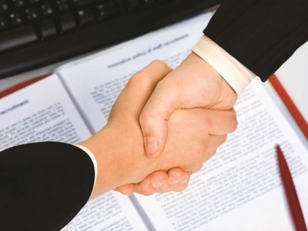Â¿Como es el contrato de arrendamiento y cual es el tiempo de renta?