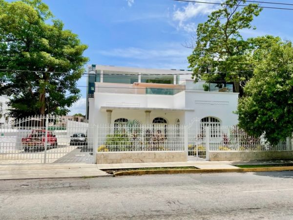 Edificio de oficinas en renta sobre Avenida Colon