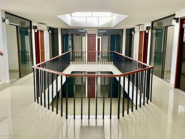 Edificio en renta sobre Avenida Perez Ponce, segunda planta 