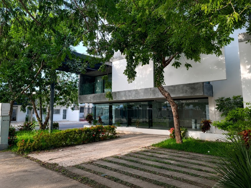  Local comercial en avenida 20