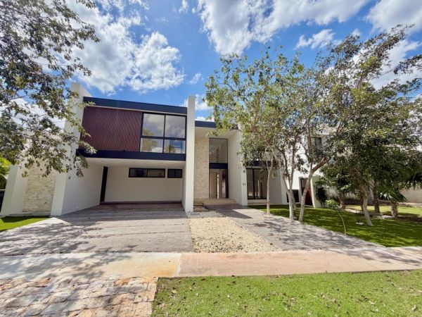  Residencia en privada Cutzam en Yucatan Country Club