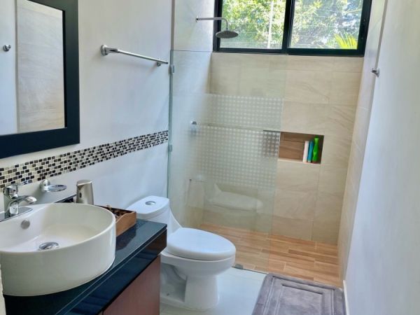  Residencia en Privada Parque central en renta, sanitario