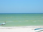 Furnished apartment beach front at Progreso. Sea