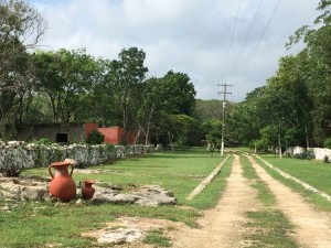 Hacienda henequenera San Jose Poniente. Camino acceso