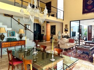 Residencia en venta en la colonia Mexico norte vistas de sala y escale
