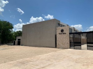  Tavira Townhouses en Temozon Norte acceso