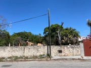  Terreno con construccion en venta en chuburna entrada