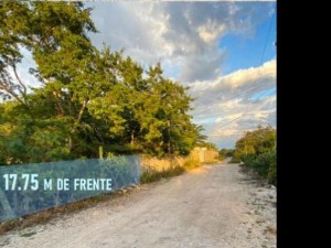 Terreno Residencial en venta en Temozon norte vista frente