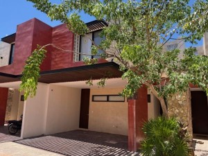  Townhouse amueblado en renta en Temozón Norte